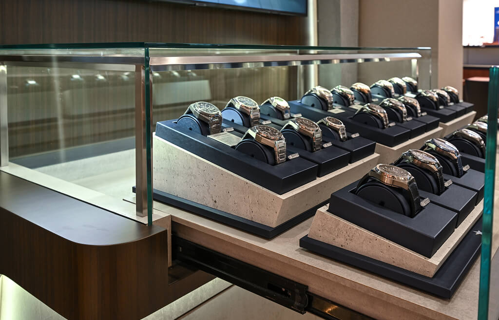 zenith-shop-in-shop-sincere-fine-watches-suria-klcc-06